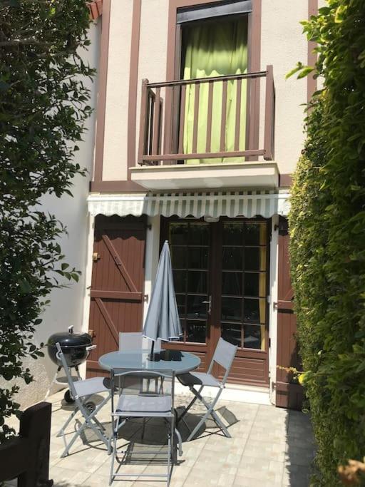 Maisonnette Du Bonheur كورسول-سور-مار المظهر الخارجي الصورة